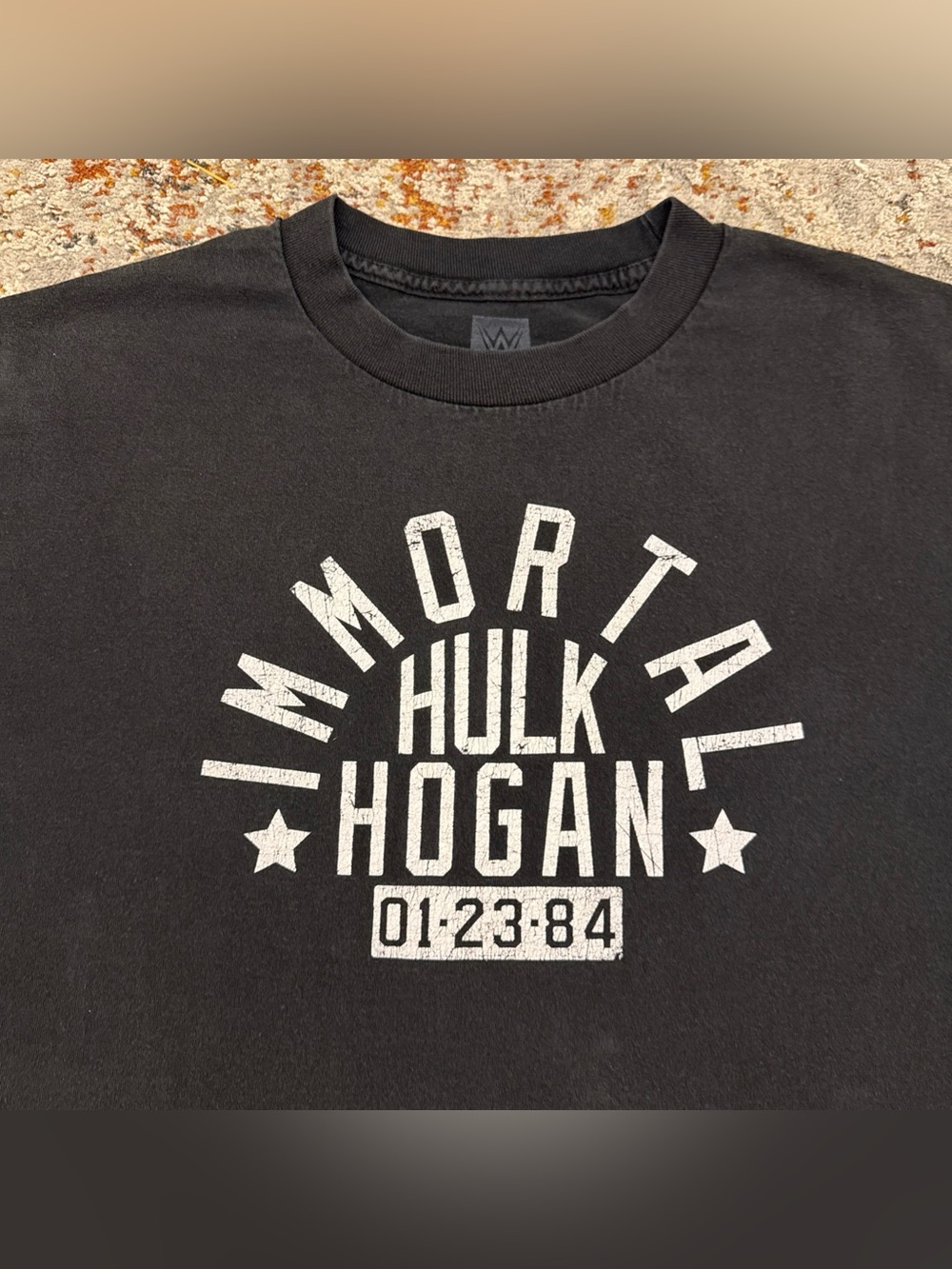 WWE Authentic Immortal Hulk Hogan 01-23-84 Graphic Shirt Mens Size L Black